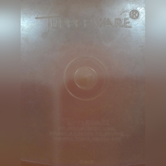 Vintage Tupperware Set of 3 Red and Green Quality Food Storage Containers - Picture 6 of 12